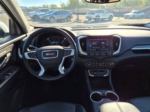 Used 2024 GMC Terrain SLT image 21