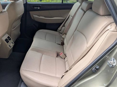 Used 2018 Subaru Outback 3.6R Limited AWD/4WD image 5