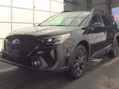 Used 2025 Subaru Outback Onyx Edition image 2