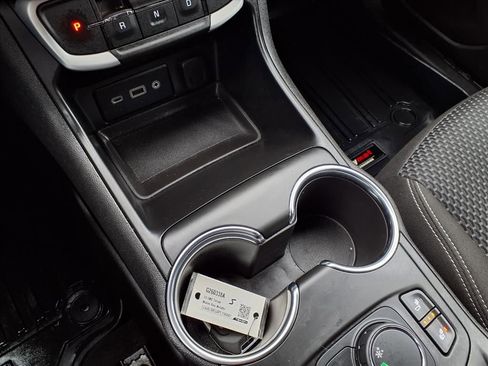 Certified 2023 GMC Terrain SLE w/ Driver Convenience Package image 11