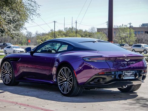 Used 2024 Aston Martin DB12 Coupe image 2