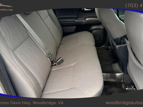 Used 2019 Toyota Tacoma TRD Sport AWD/4WD image 32
