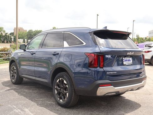Used 2024 Kia Sorento S w/ Panoramic Sunroof Package AWD/4WD image 6