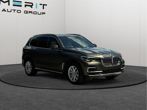 Used 2022 BMW X5 xDrive40i w/ Premium Package AWD/4WD image 1