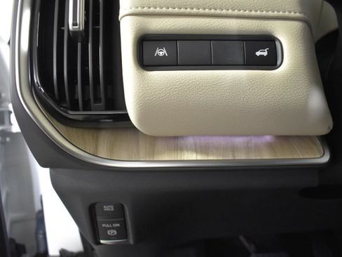 New 2026 Nissan Armada Platinum AWD/4WD image 14