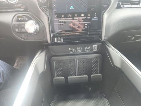 New 2026 RAM 1500 Laramie AWD/4WD image 9