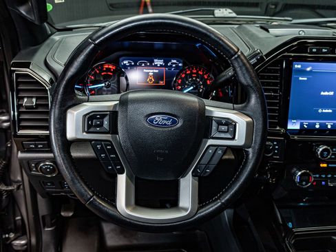 Used 2022 Ford F250 Lariat w/ Black Appearance Package image 15