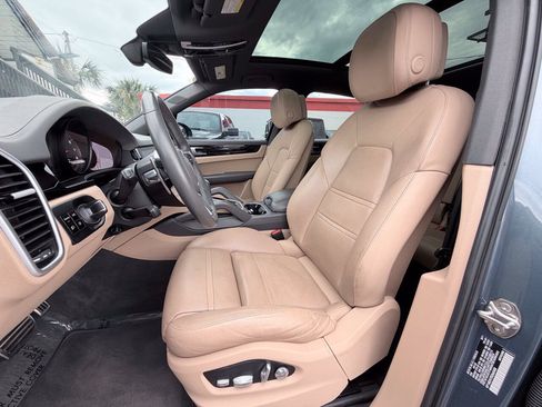 Used 2019 Porsche Cayenne S AWD/4WD image 13