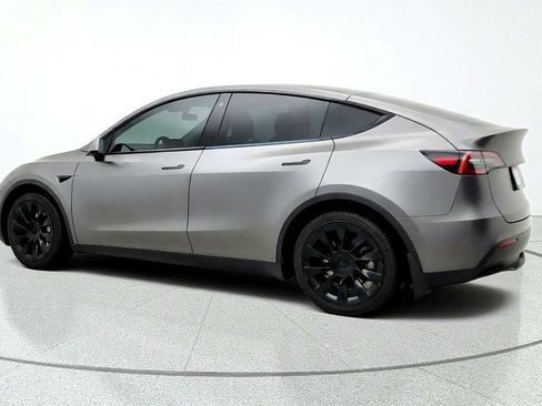Used 2022 Tesla Model Y Long Range AWD/4WD image 7