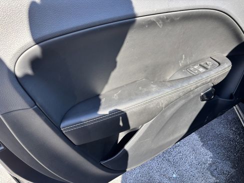 Used 2016 Dodge Challenger SRT Hellcat image 6