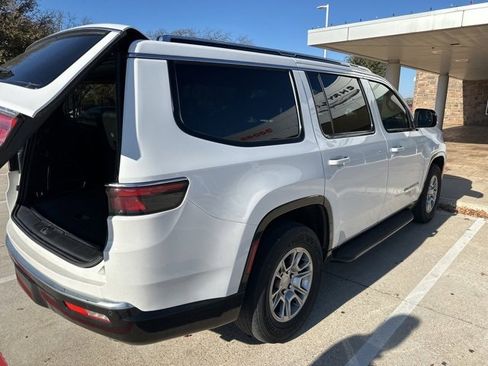 Used 2023 Jeep Wagoneer 4WD image 13