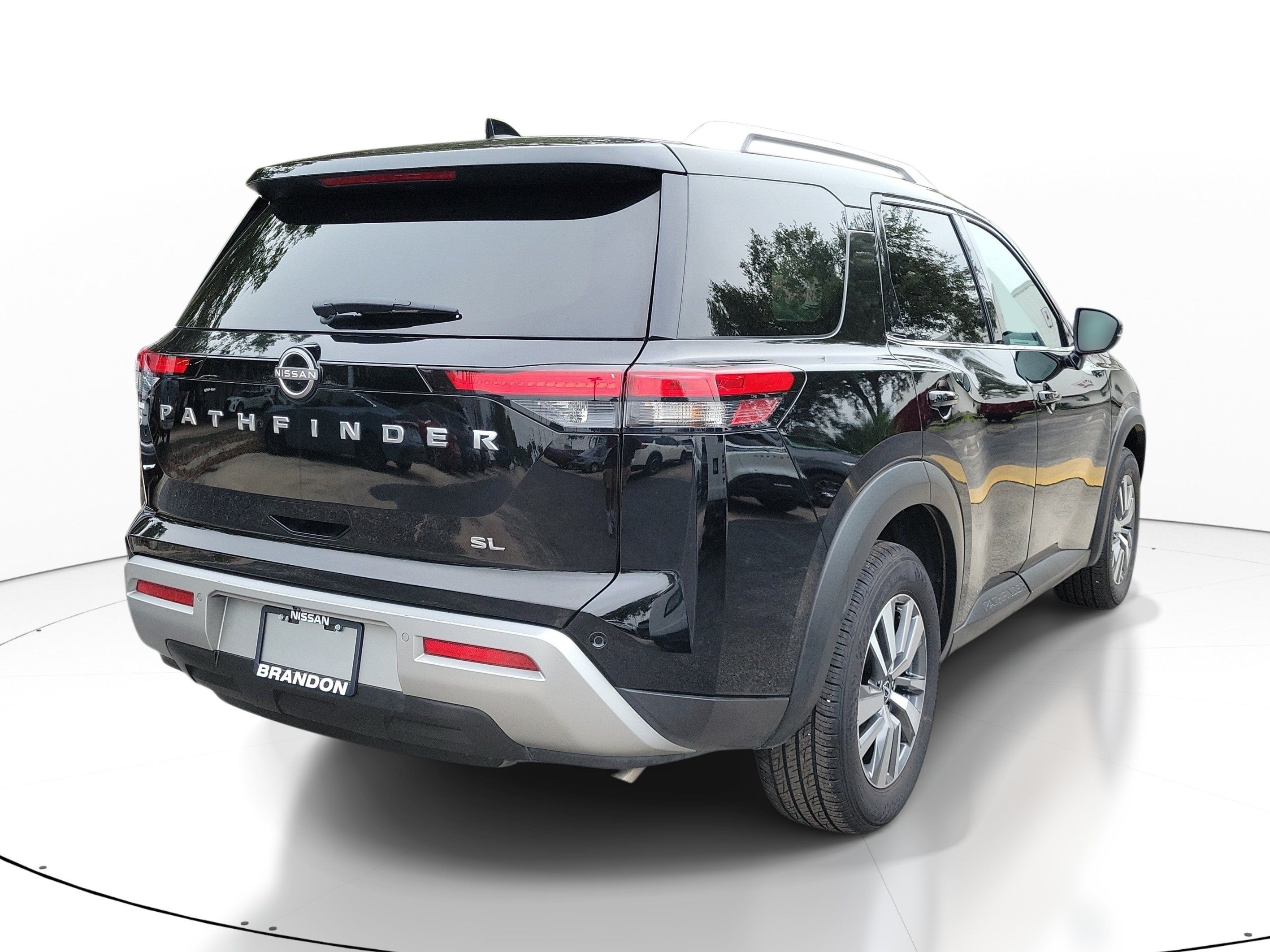 Certified 2025 Nissan Pathfinder SL FWD image 7
