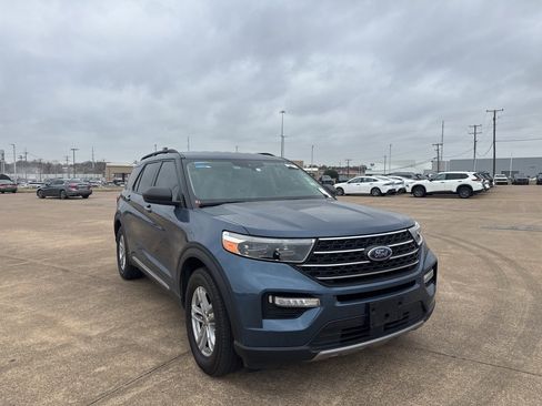 Used 2020 Ford Explorer XLT w/ Equipment Group 202A image 1