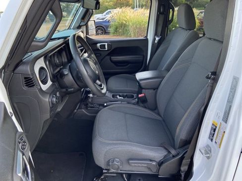 Used 2024 Jeep Wrangler Unlimited Sport AWD/4WD image 34
