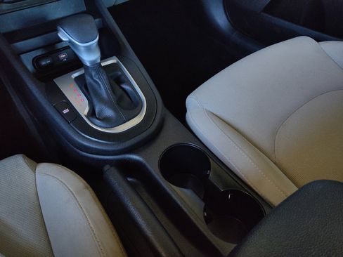 Used 2022 Kia Forte LXS FWD image 26