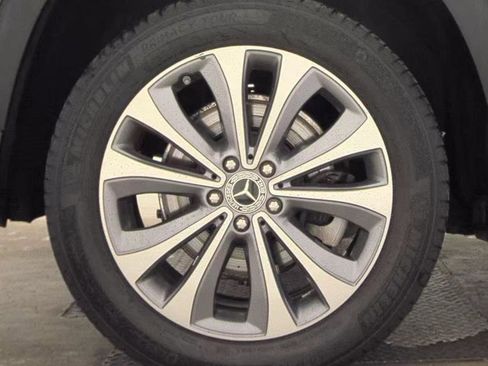 Used 2022 Mercedes-Benz GLE 350 4MATIC w/ Premium Package image 13