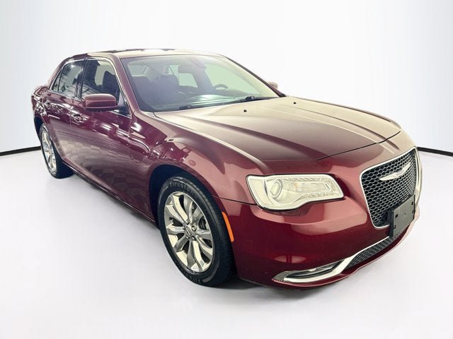 Used 2019 Chrysler 300 Touring w/ Driver Convenience Group AWD/4WD image 3