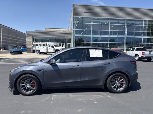 Used 2020 Tesla Model Y Performance AWD/4WD image 2