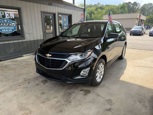 Used 2018 Chevrolet Equinox LS FWD image 1