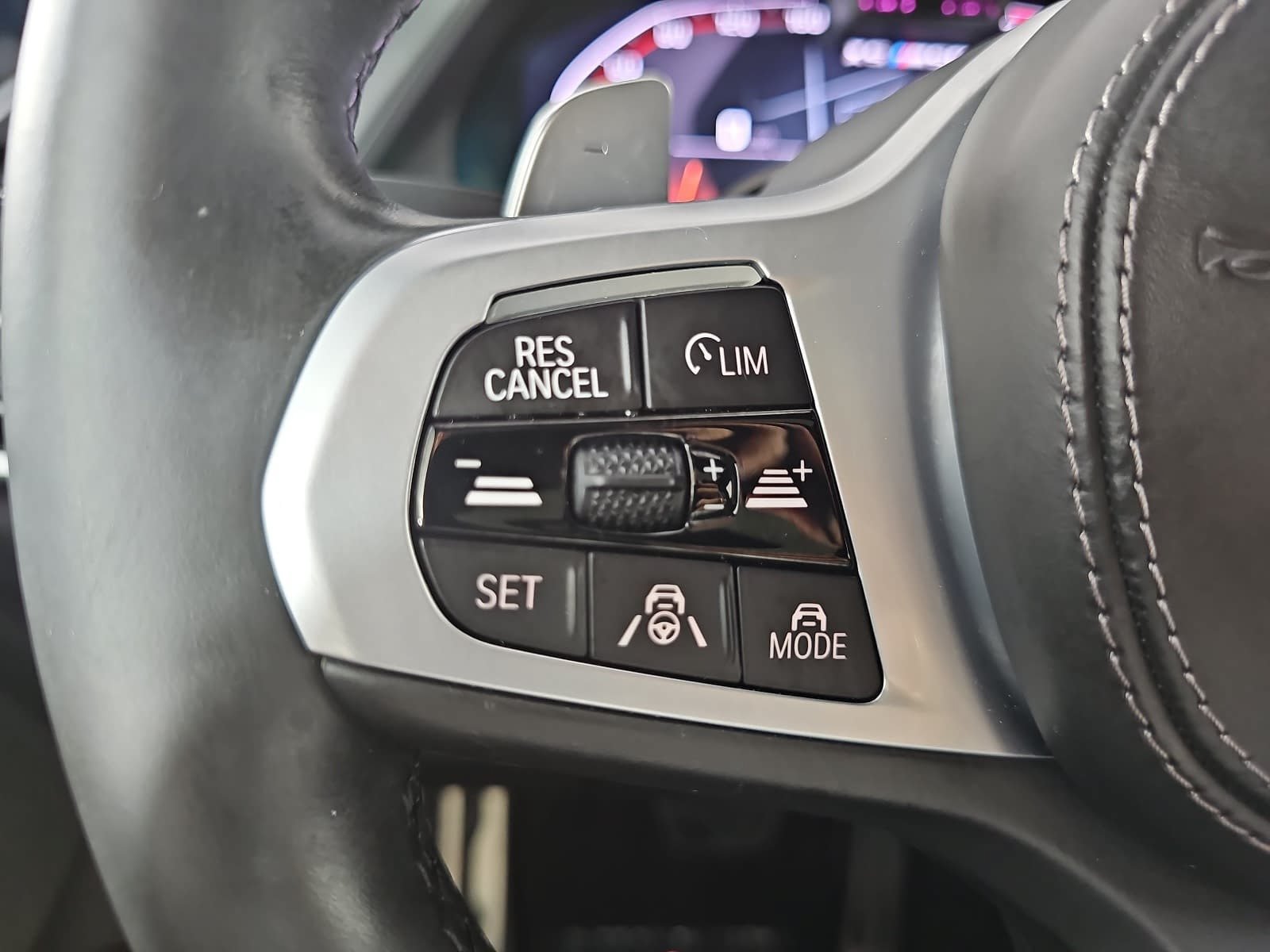 Used 2020 BMW X5 M50i w/ Executive Package AWD/4WD image 17