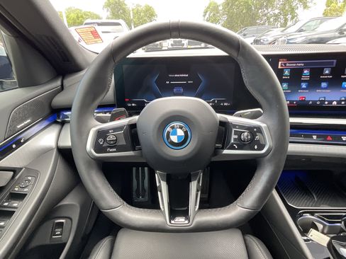 Certified 2025 BMW i5 xDrive40 w/ M Sport Package AWD/4WD image 13