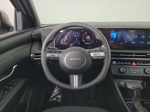 New 2025 Hyundai Santa Cruz SE image 11