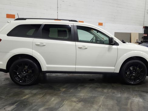 Used 2019 Dodge Journey SE w/ Connectivity Group image 12