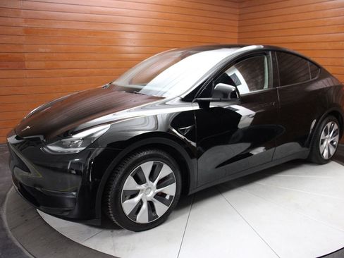 Used 2022 Tesla Model Y Performance AWD/4WD image 7