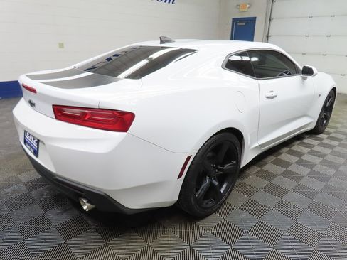 Used 2018 Chevrolet Camaro LT RWD image 5