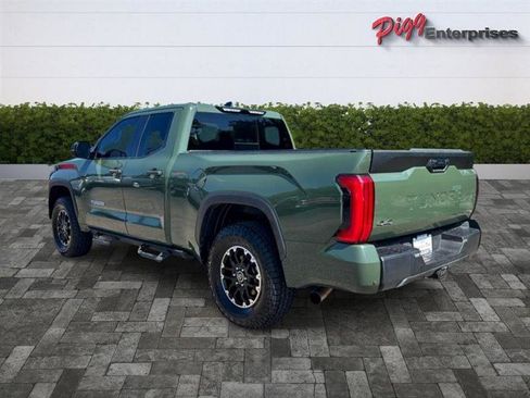 Used 2022 Toyota Tundra SR5 w/ SR5 Convenience Package AWD/4WD image 3