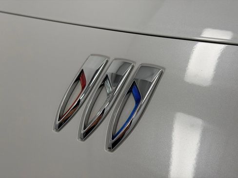 Used 2025 Buick Envista Avenir image 14