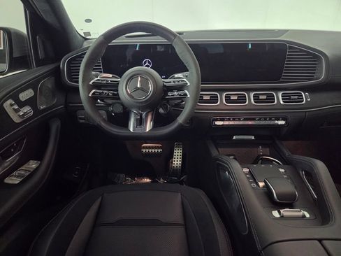 Used 2025 Mercedes-Benz GLS 63 AMG 4MATIC image 28