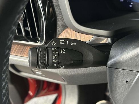 Used 2023 Volvo S60 B5 Plus image 25