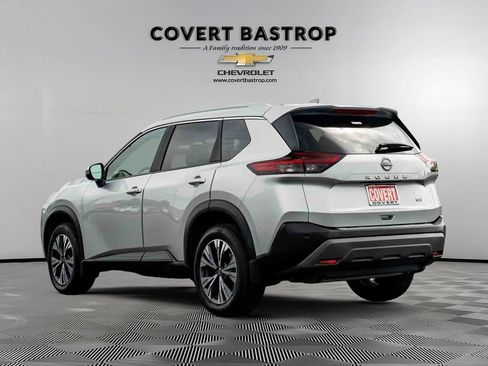 Used 2023 Nissan Rogue SV w/ SV Premium B Package FWD image 3