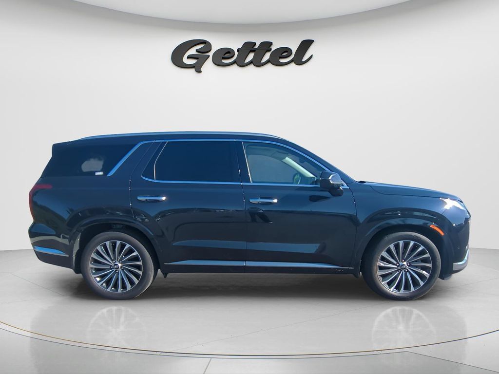 Certified 2024 Hyundai Palisade Calligraphy FWD image 4