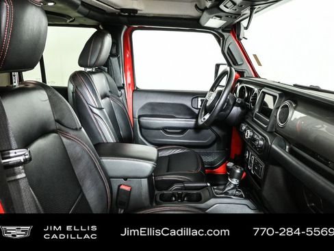 Used 2020 Jeep Wrangler Unlimited Sahara image 21