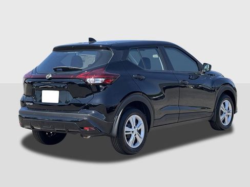 New 2025 Nissan Kicks Play S image 4