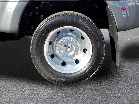 Used 2024 Ford F450 Limited w/ FX4 Off-Road Package AWD/4WD image 3
