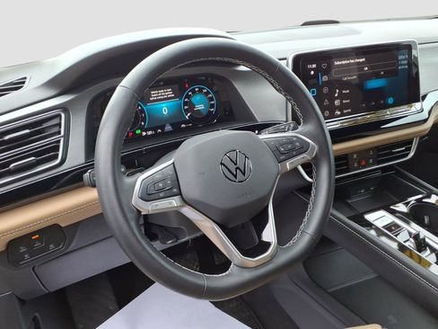 Used 2024 Volkswagen Atlas Cross Sport SE image 13