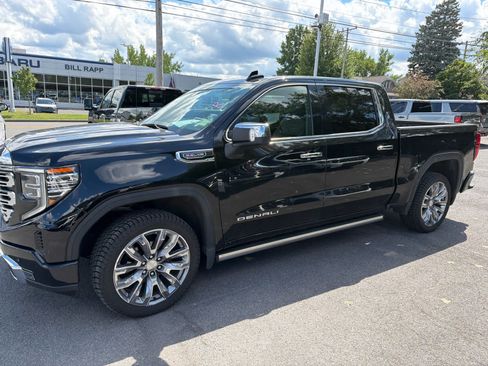 Used 2024 GMC Sierra 1500 Denali AWD/4WD image 9