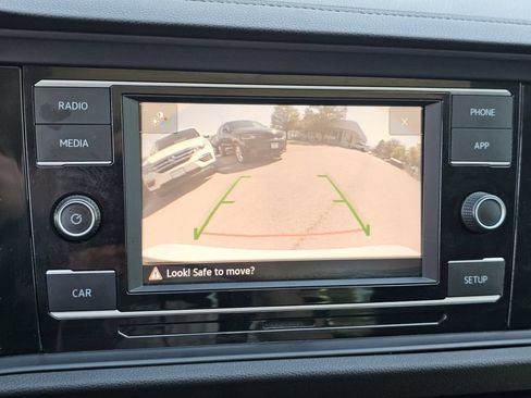 Used 2019 Volkswagen Jetta SE FWD image 9