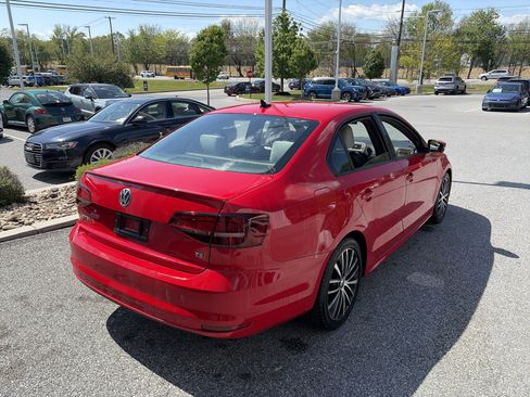 Used 2016 Volkswagen Jetta Sport w/ Lighting Package FWD image 5