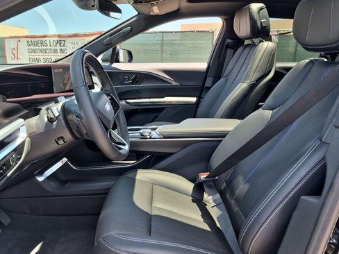 New 2026 Cadillac Lyriq Luxury AWD/4WD image 11