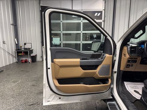 Used 2022 Ford F150 Lariat AWD/4WD image 7