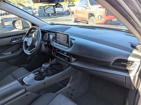 Used 2024 Nissan Rogue SV image 18