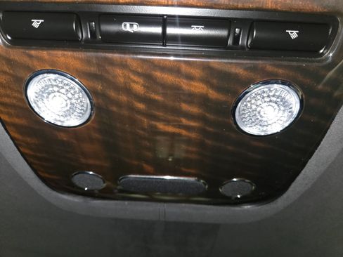 Used 2018 Bentley Flying Spur V8 AWD/4WD image 42