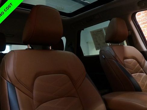 Used 2022 Nissan Pathfinder Platinum w/ Cargo Package image 57