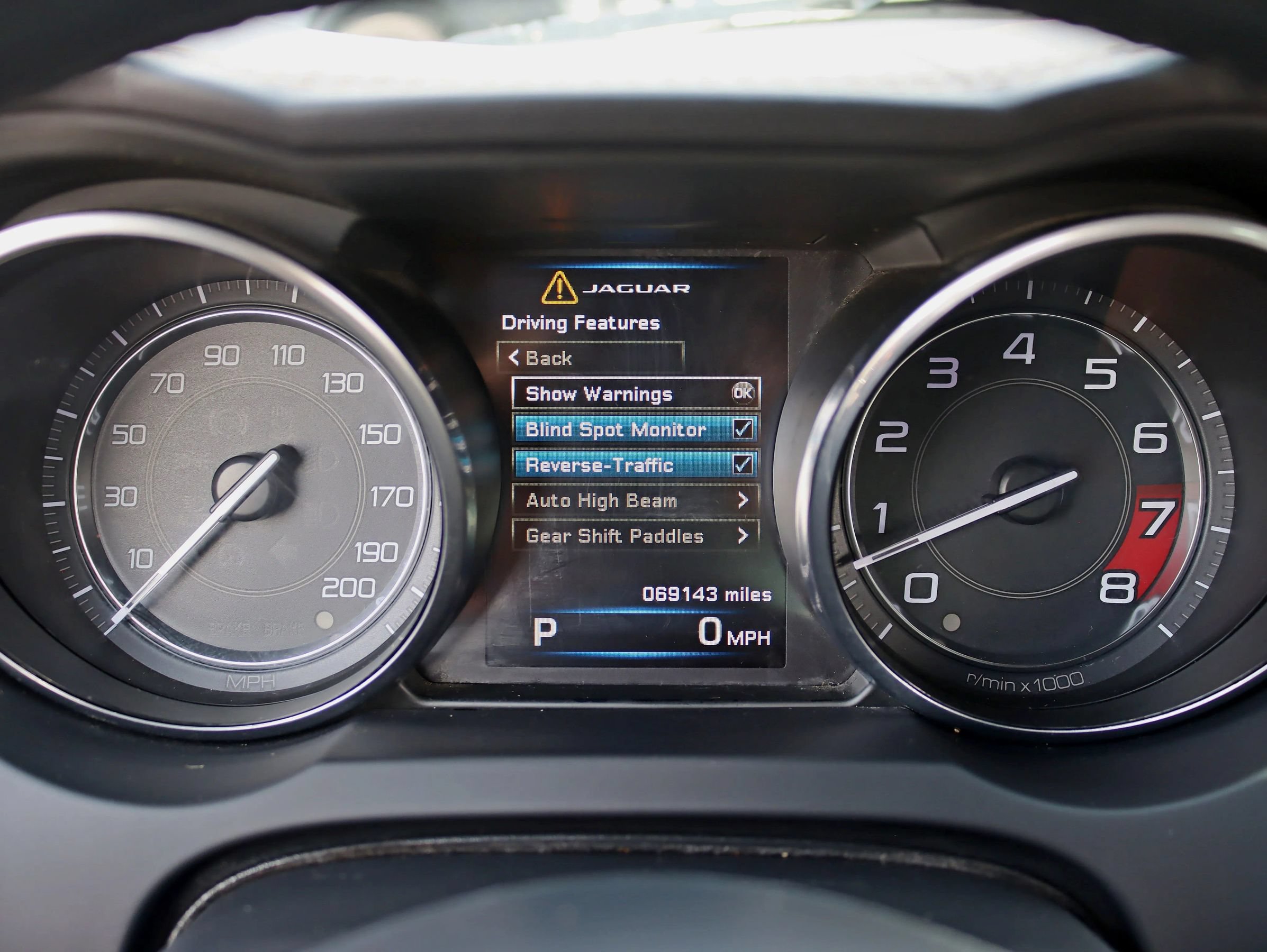 Used 2015 Jaguar F-TYPE R RWD image 19