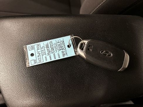 Used 2023 Hyundai Elantra SEL FWD image 12