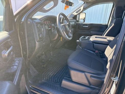 Used 2023 Chevrolet Silverado 2500 Custom w/ Custom Convenience Package image 11